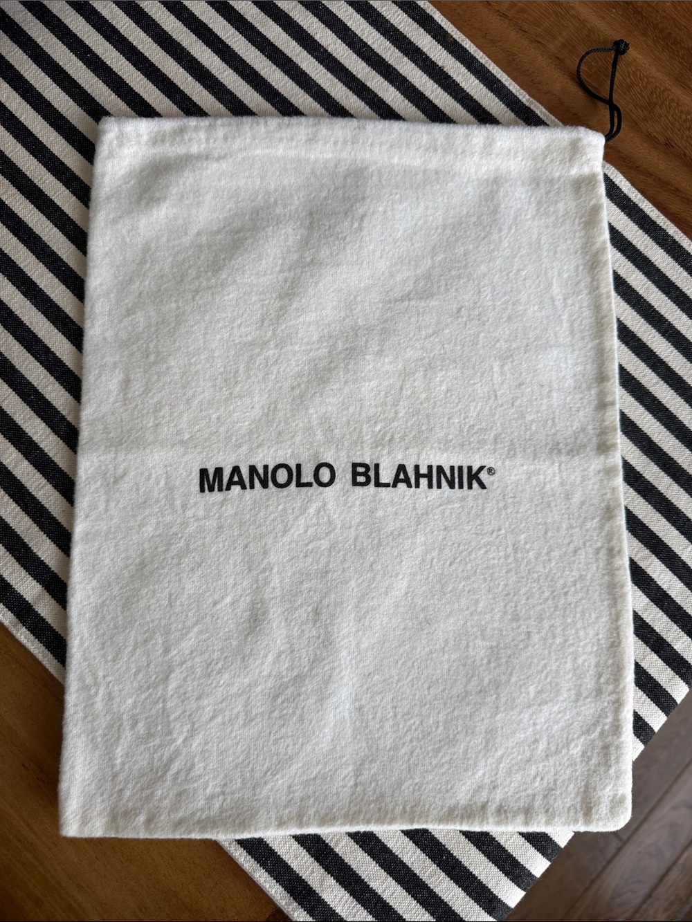MANOLO BLAHNIK Cream Dust Bag